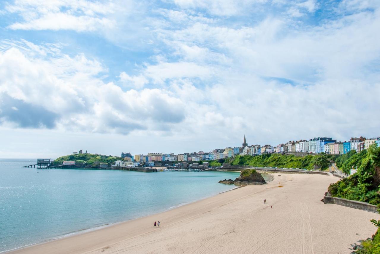 Beautiful Central Tenby Apartment With Free Parking Exterior photo